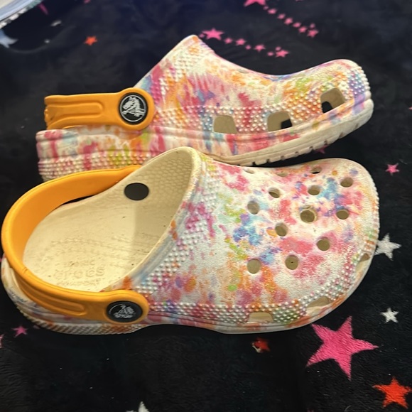 Size 11 toddler girl, multicolor crocs, good condition - Picture 3 of 5